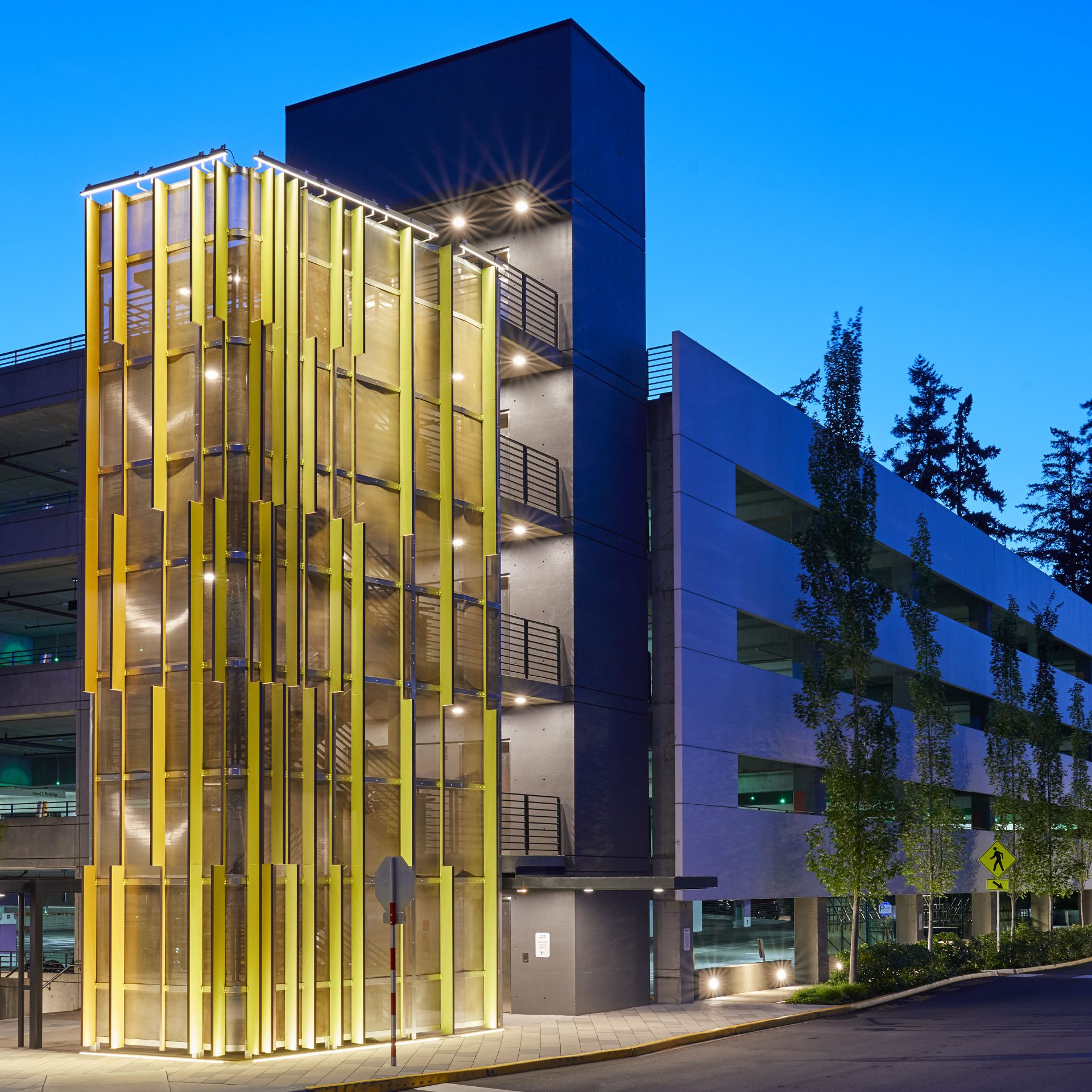 121-​122_Garage_2019