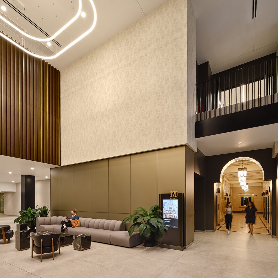 126-​B+H 320&nbsp;Bay