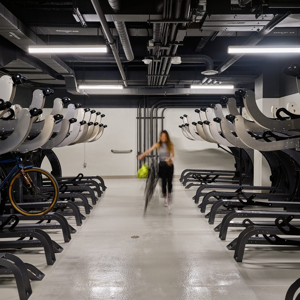 155-​B+H 320&nbsp;Bay