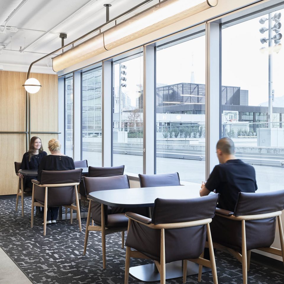 231118-​BH_AMAZON_782_2000px